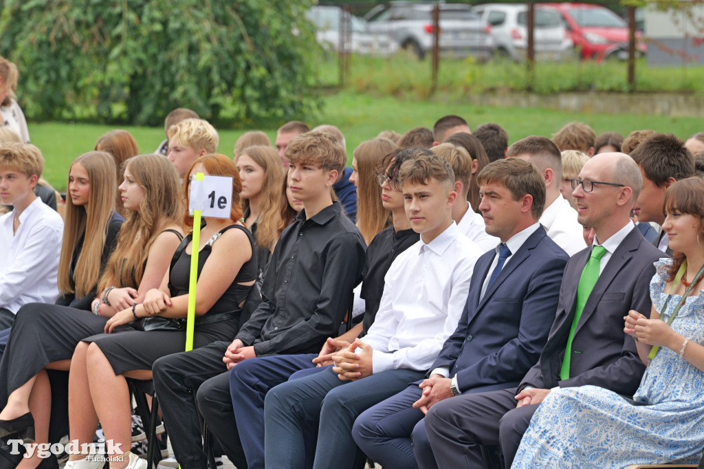 Nowodworek i klasa mundurowa - rok szkolny