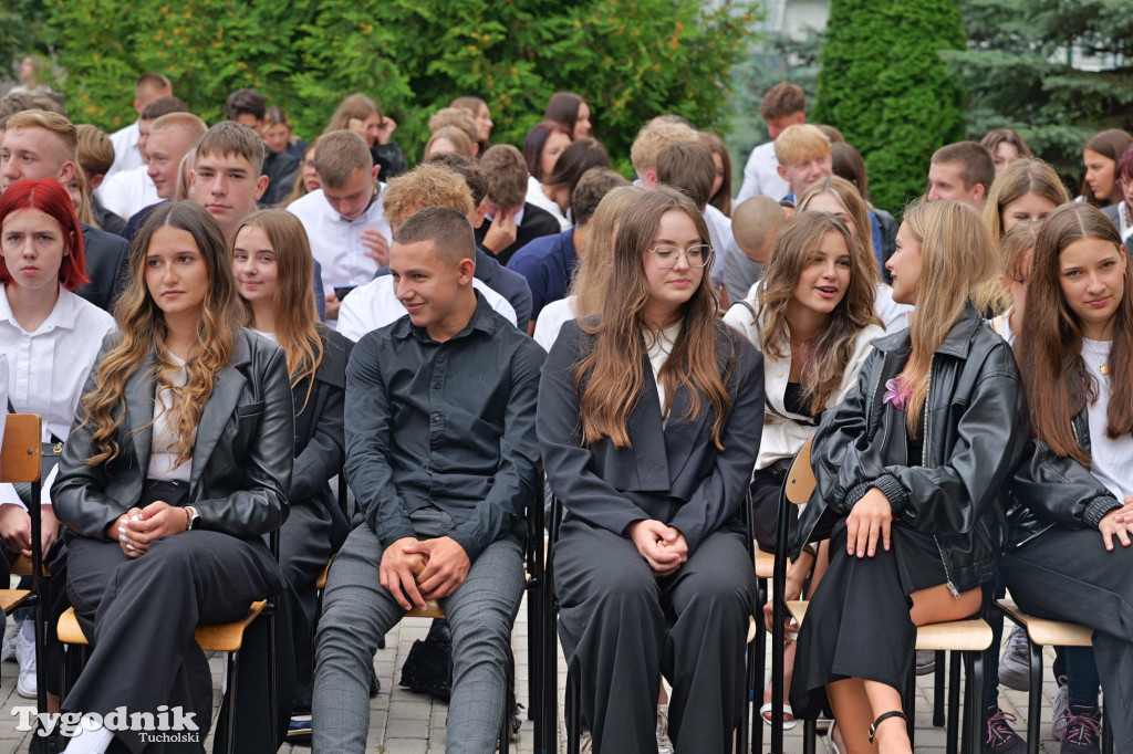 Nowodworek i klasa mundurowa - rok szkolny