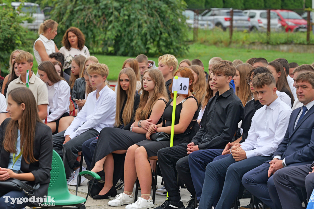 Nowodworek i klasa mundurowa - rok szkolny