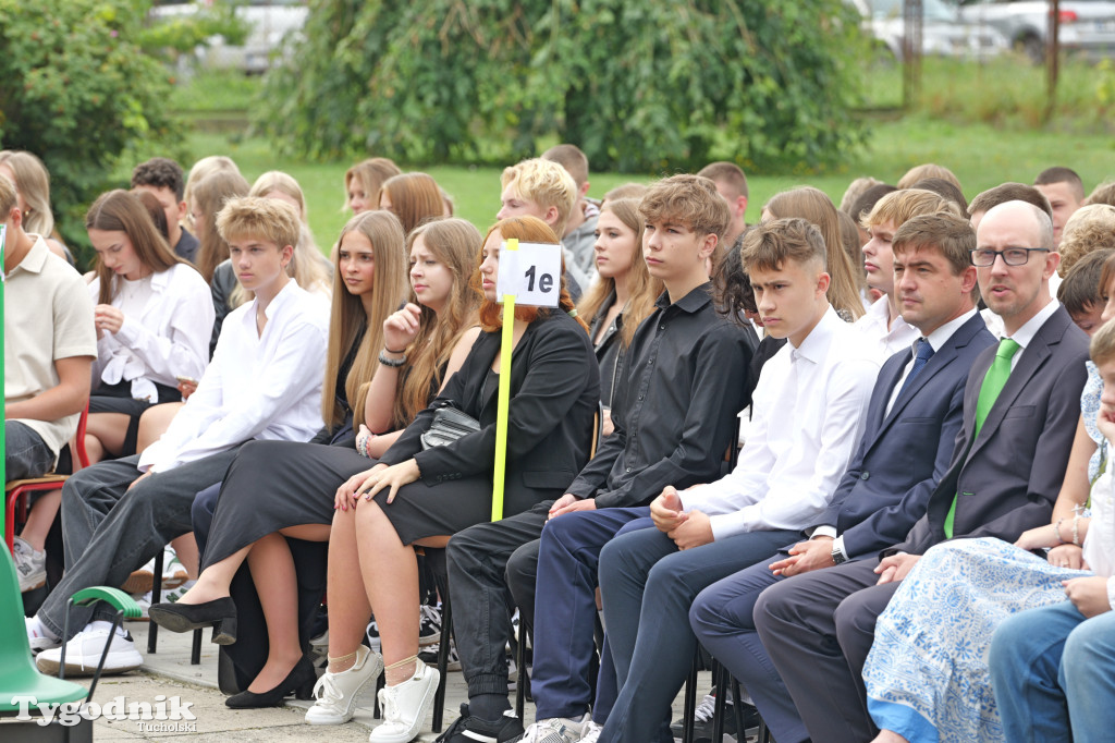 Nowodworek i klasa mundurowa - rok szkolny