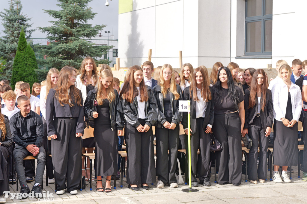 Nowodworek i klasa mundurowa - rok szkolny