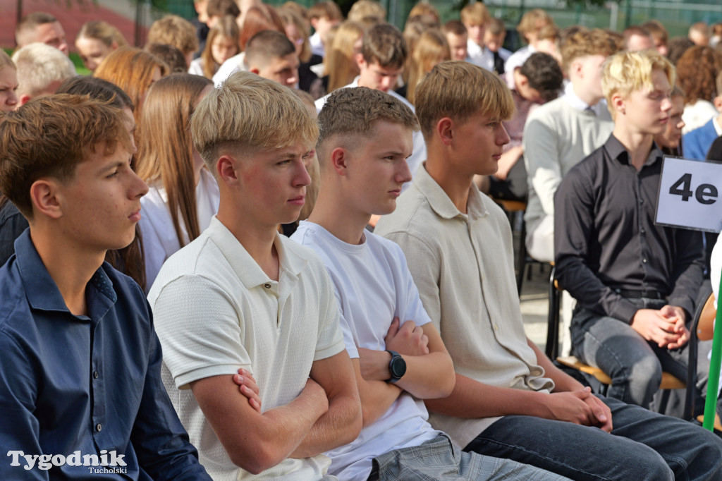 Nowodworek i klasa mundurowa - rok szkolny