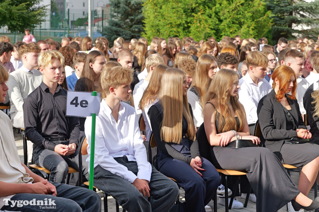 Nowodworek i klasa mundurowa - rok szkolny