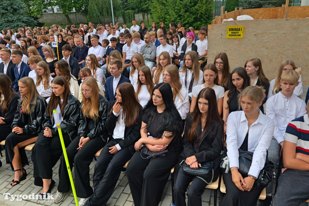 Nowodworek i klasa mundurowa - rok szkolny