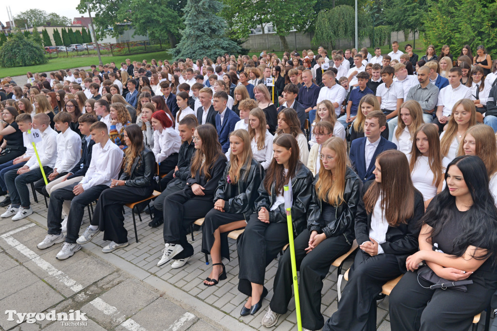 Nowodworek i klasa mundurowa - rok szkolny