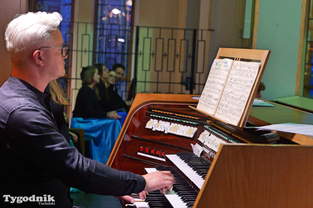 Trwa festiwal organowy w Tucholi. Chór z Gdyni