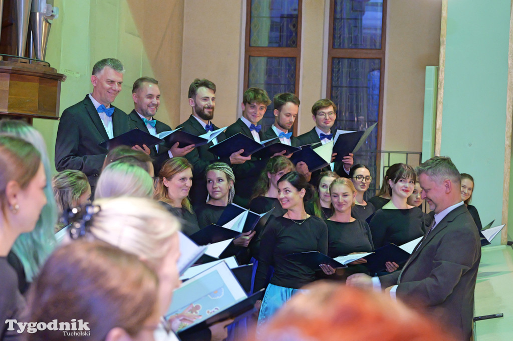 Trwa festiwal organowy w Tucholi. Chór z Gdyni