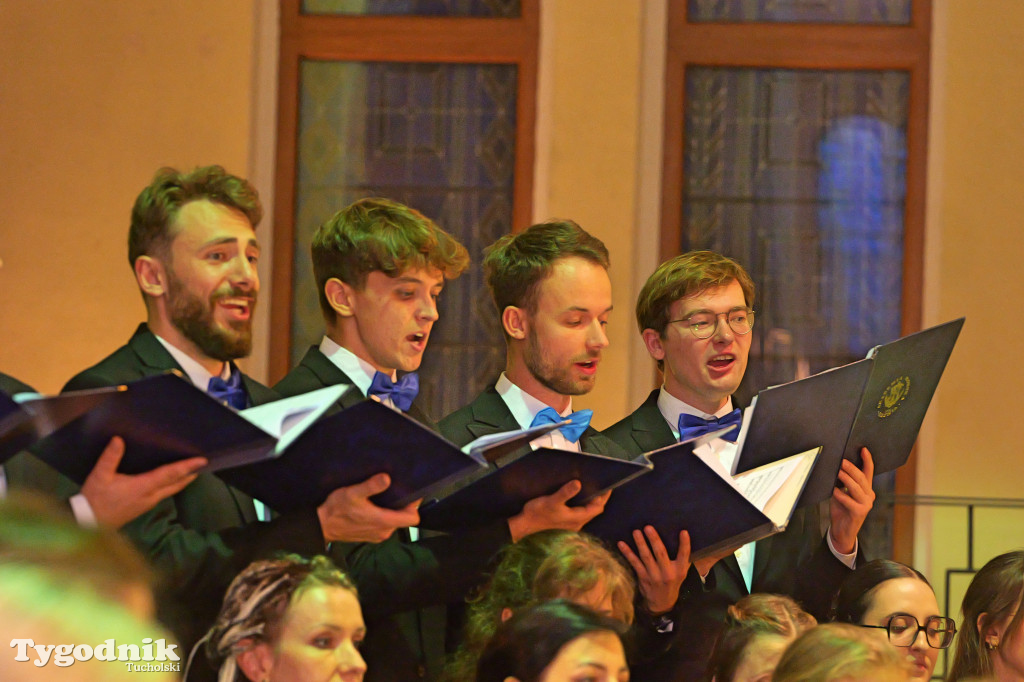Trwa festiwal organowy w Tucholi. Chór z Gdyni