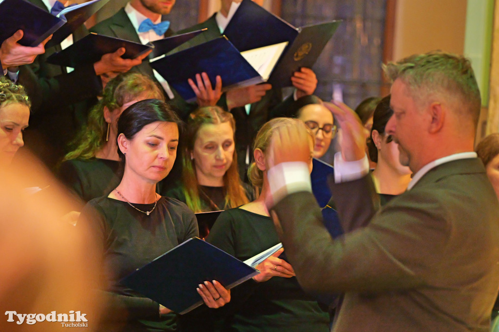Trwa festiwal organowy w Tucholi. Chór z Gdyni