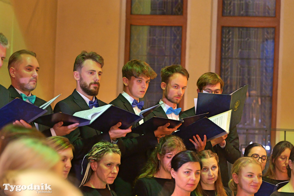 Trwa festiwal organowy w Tucholi. Chór z Gdyni