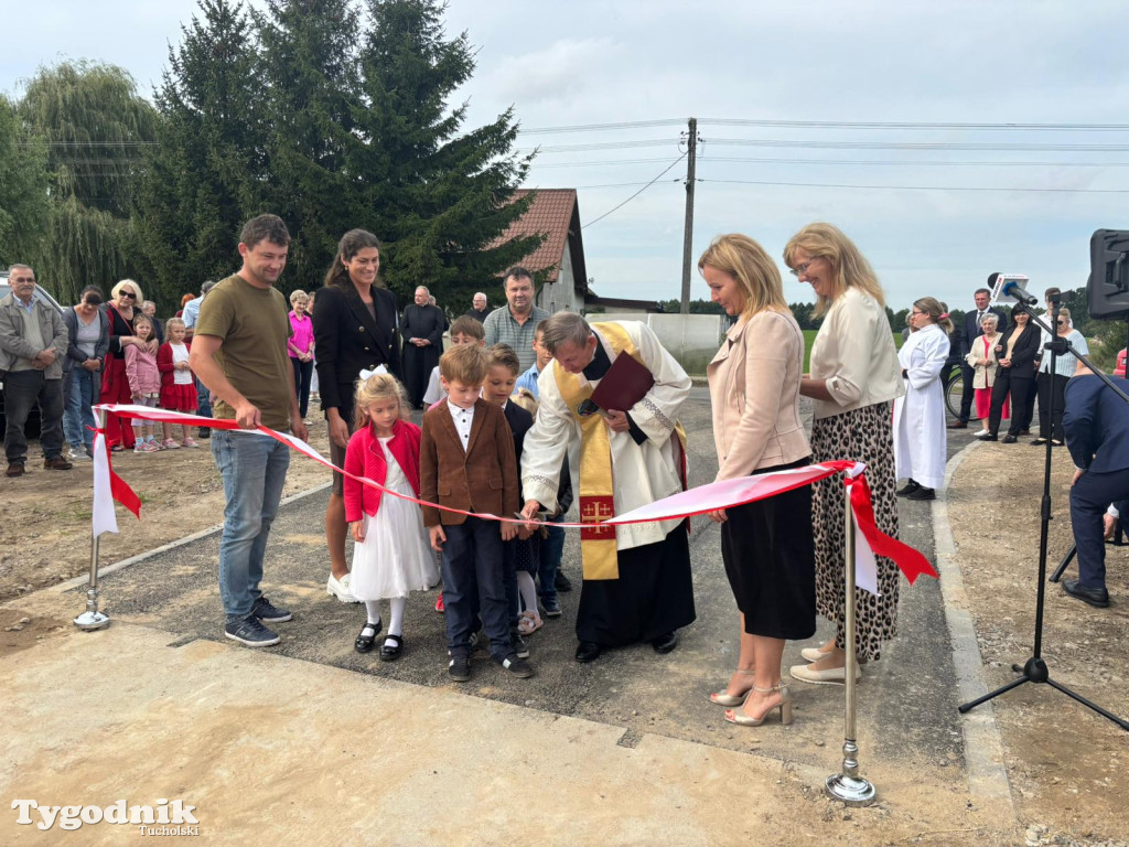 Dożynki w Przymuszewie zaczęły się od otwarcia drogi