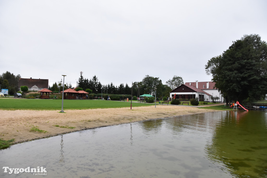 Gmina Lubiewo: Uroczysty odbiór inwestycji nad Jeziorem Bysławskim. Zobacz, jak zmieniła się plaża nad popularym jeziorem