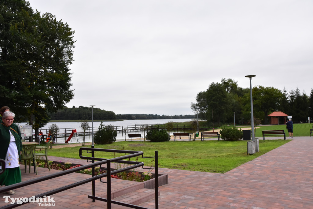 Gmina Lubiewo: Uroczysty odbiór inwestycji nad Jeziorem Bysławskim. Zobacz, jak zmieniła się plaża nad popularym jeziorem