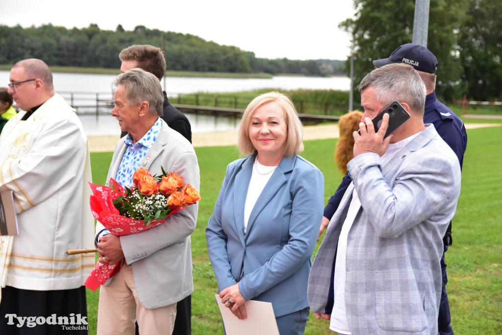 Gmina Lubiewo: Uroczysty odbiór inwestycji nad Jeziorem Bysławskim. Zobacz, jak zmieniła się plaża nad popularym jeziorem