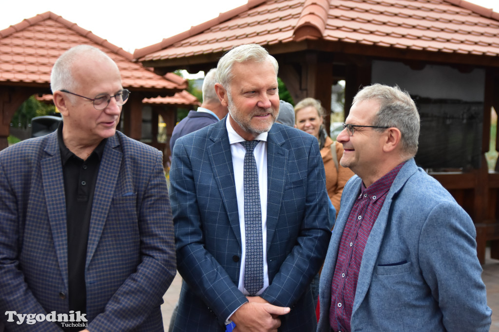 Gmina Lubiewo: Uroczysty odbiór inwestycji nad Jeziorem Bysławskim. Zobacz, jak zmieniła się plaża nad popularym jeziorem