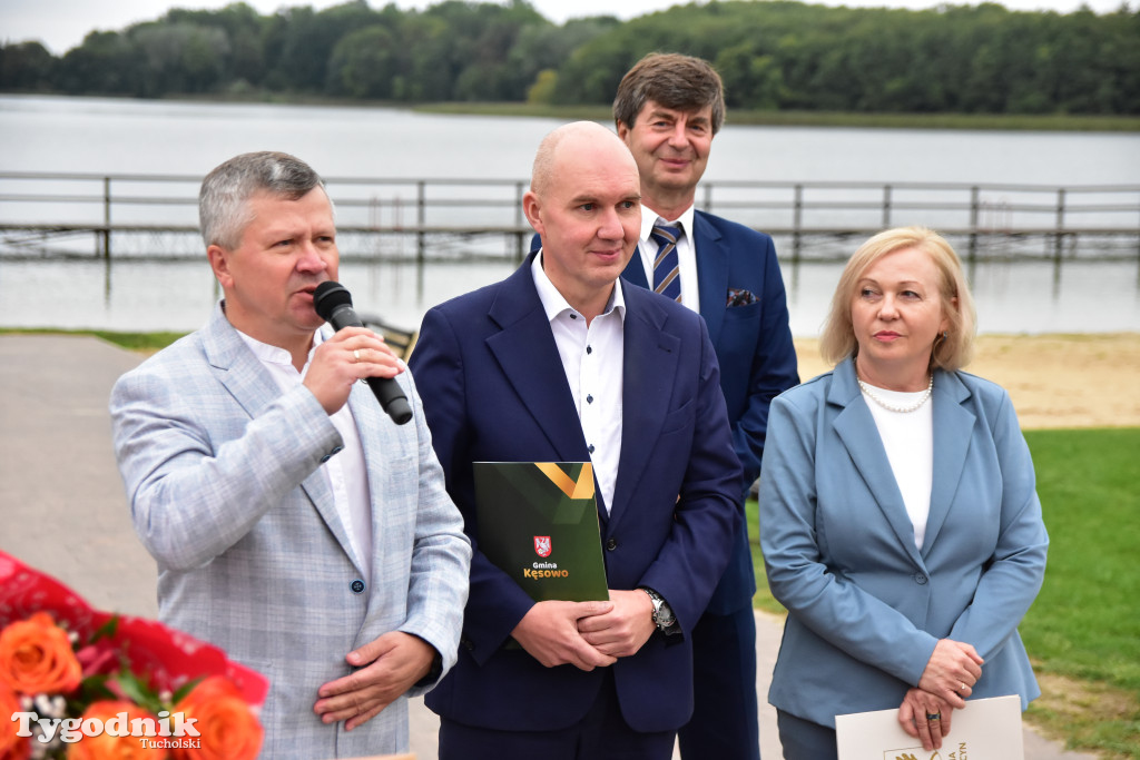 Gmina Lubiewo: Uroczysty odbiór inwestycji nad Jeziorem Bysławskim. Zobacz, jak zmieniła się plaża nad popularym jeziorem