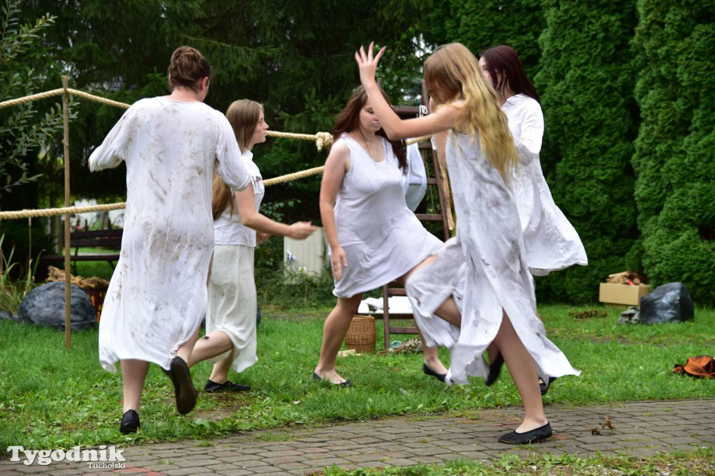 Szepty z Borów - teatr pradawnej opowieści