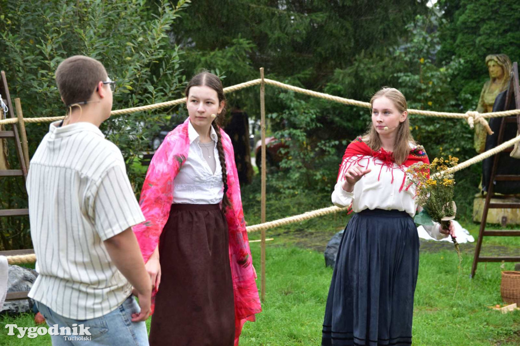 Szepty z Borów - teatr pradawnej opowieści