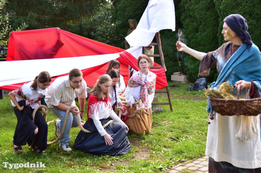 Szepty z Borów - teatr pradawnej opowieści