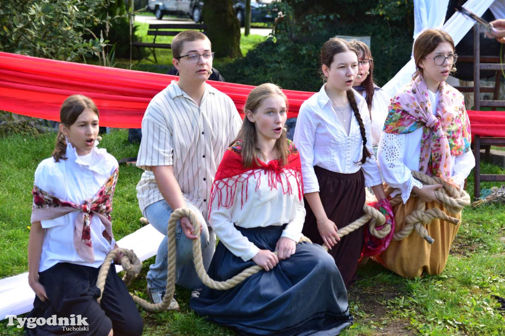 Szepty z Borów - teatr pradawnej opowieści