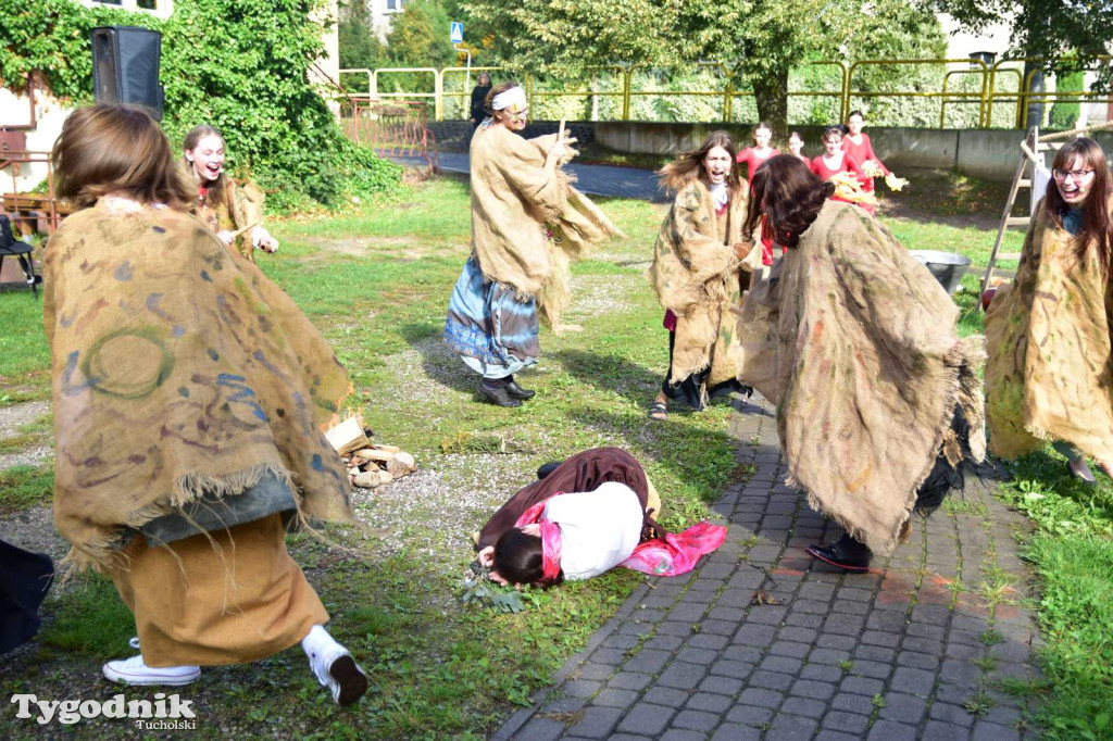 Szepty z Borów - teatr pradawnej opowieści