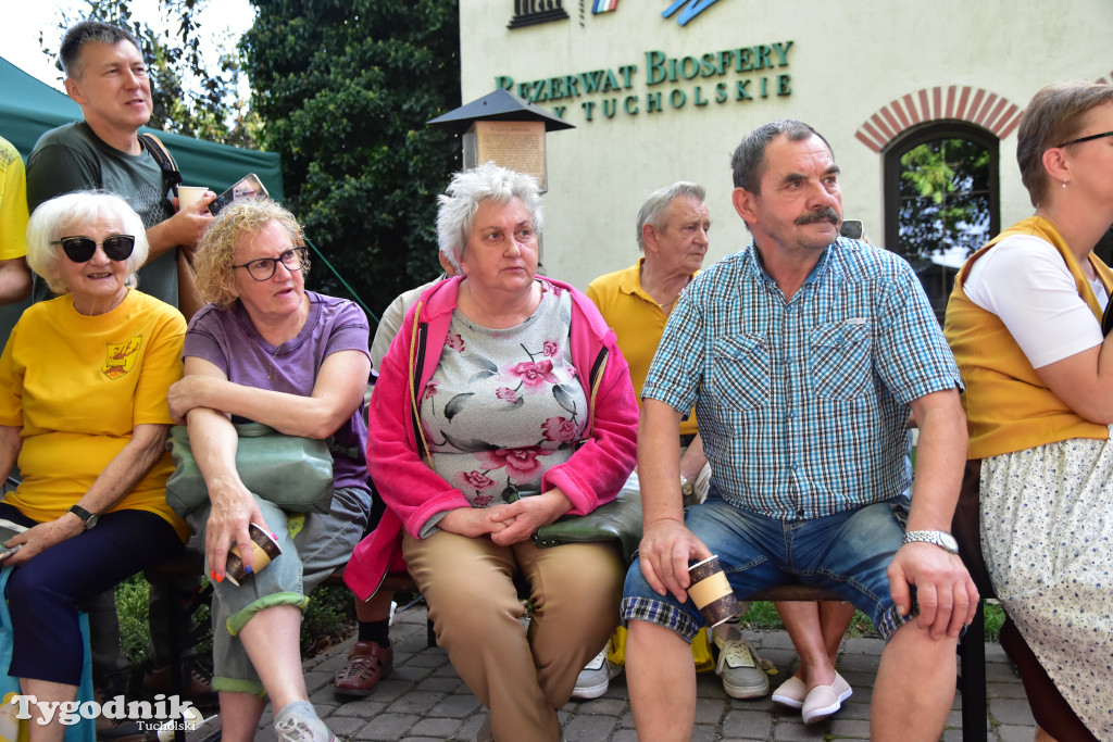 Wielka borowiacka biesiada na dziedzińcu Muzeum Borów Tucholskich