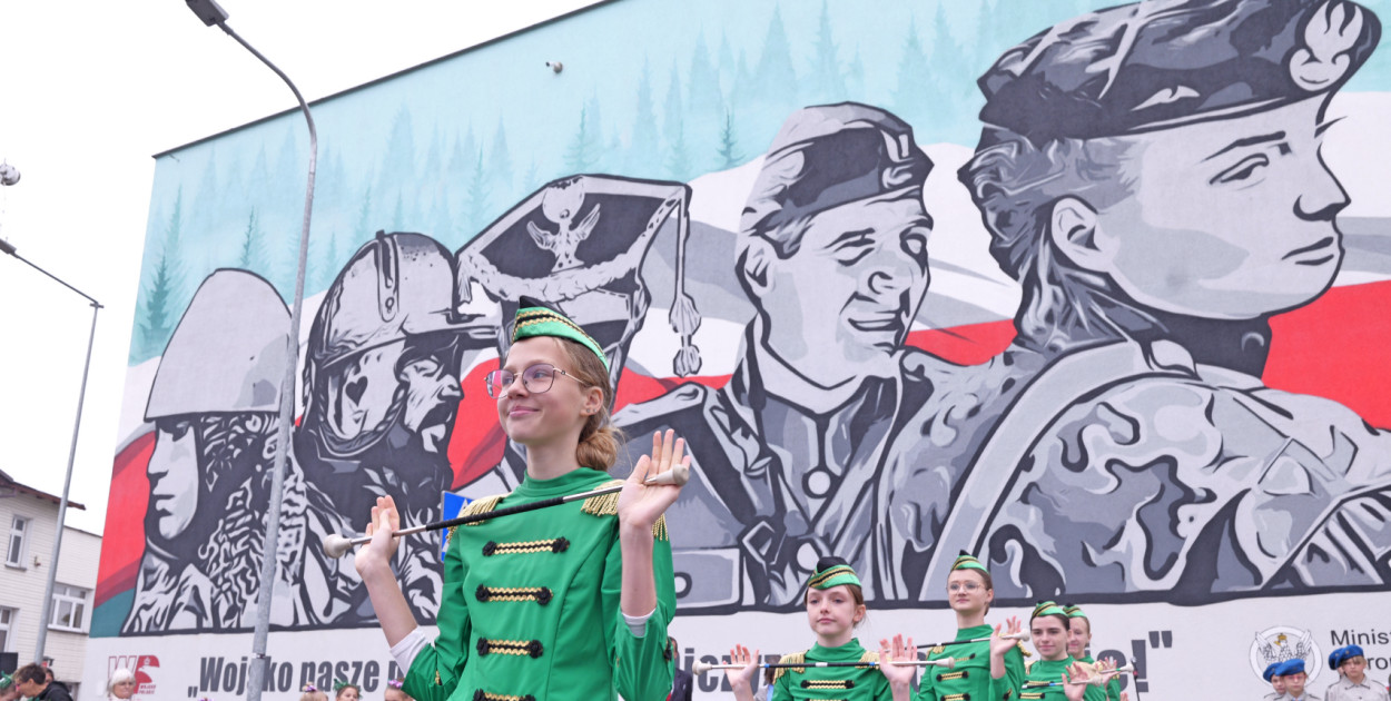 Lubiewo i patriotyczny mural. Uroczyste odsłonięcie