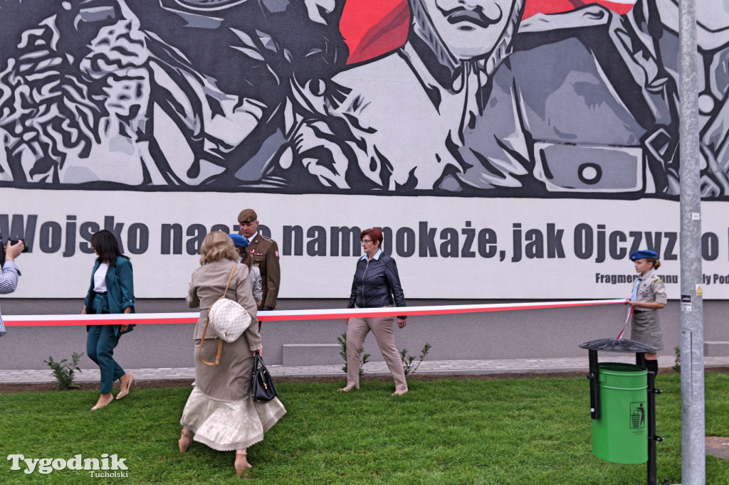 Lubiewo i patriotyczny mural. Uroczyste odsłonięcie