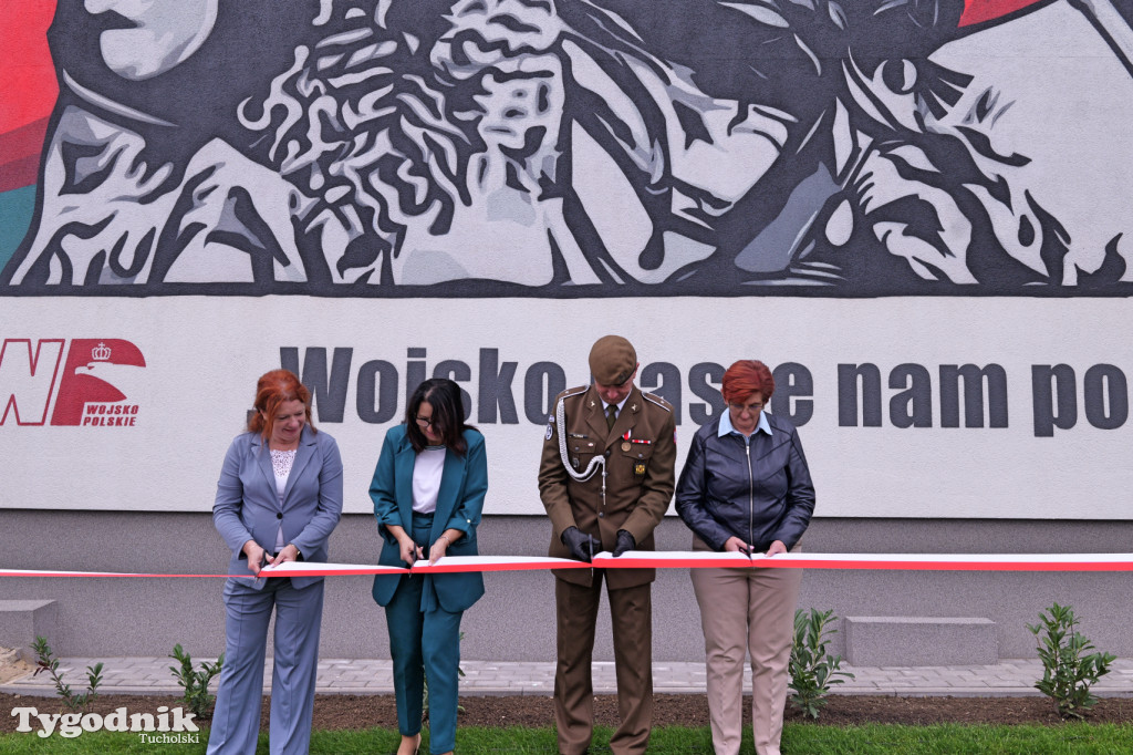 Lubiewo i patriotyczny mural. Uroczyste odsłonięcie