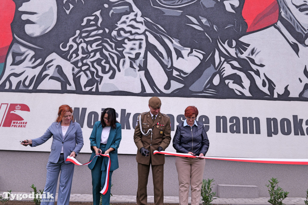 Lubiewo i patriotyczny mural. Uroczyste odsłonięcie