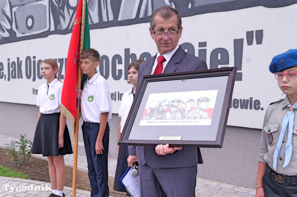 Lubiewo i patriotyczny mural. Uroczyste odsłonięcie