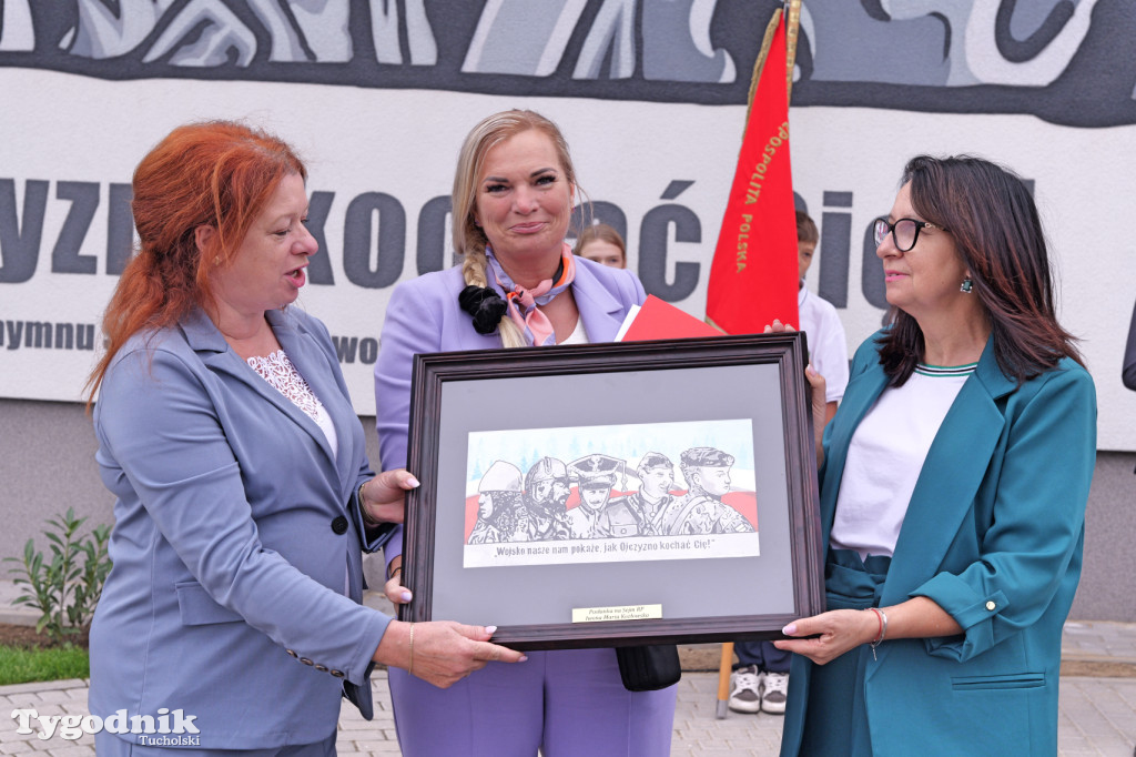 Lubiewo i patriotyczny mural. Uroczyste odsłonięcie