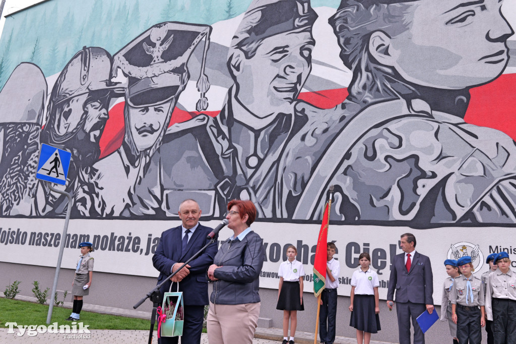 Lubiewo i patriotyczny mural. Uroczyste odsłonięcie