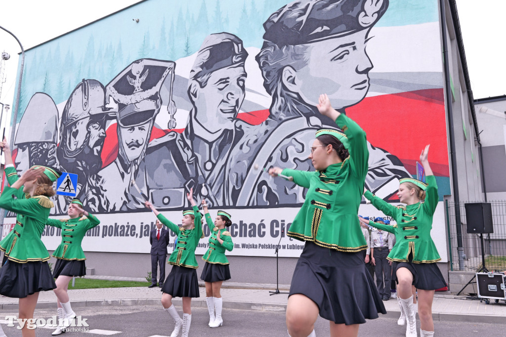 Lubiewo i patriotyczny mural. Uroczyste odsłonięcie