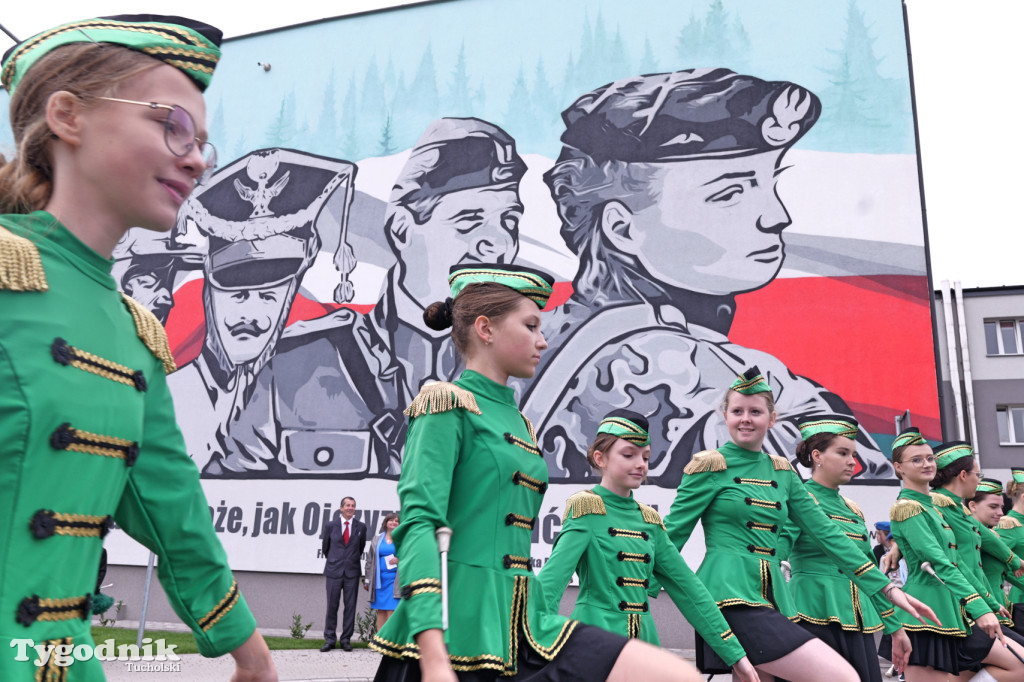 Lubiewo i patriotyczny mural. Uroczyste odsłonięcie