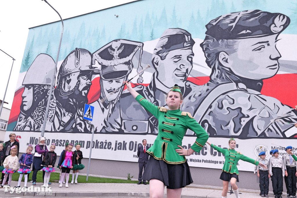 Lubiewo i patriotyczny mural. Uroczyste odsłonięcie