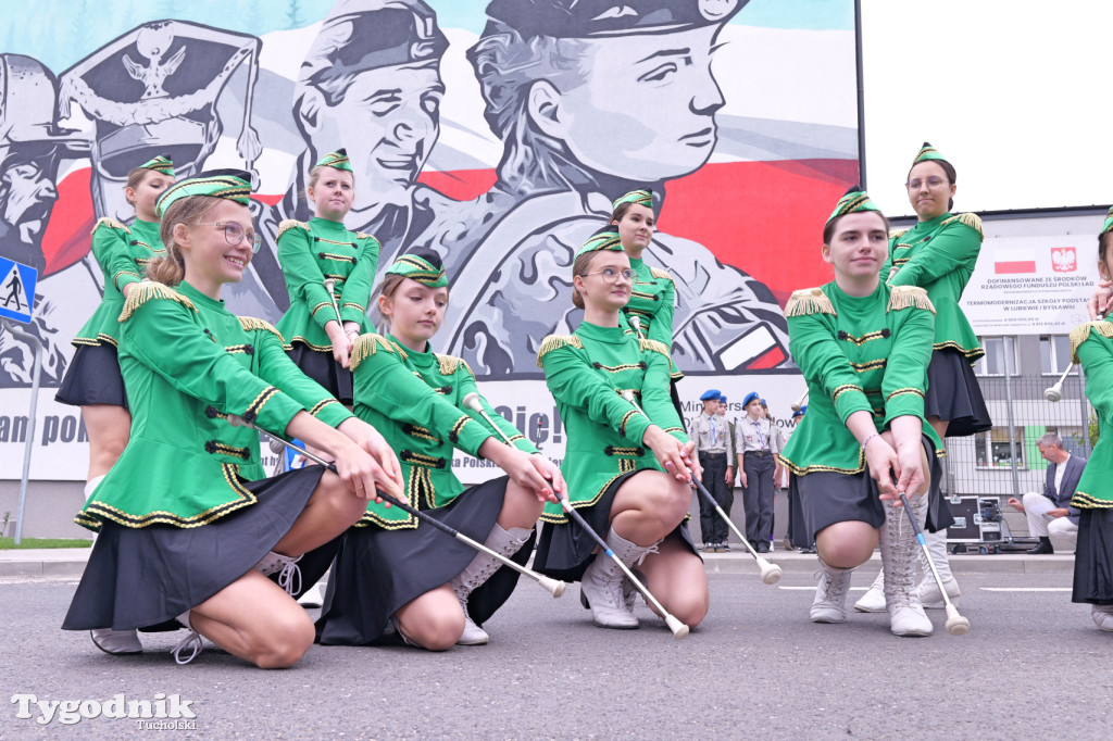 Lubiewo i patriotyczny mural. Uroczyste odsłonięcie