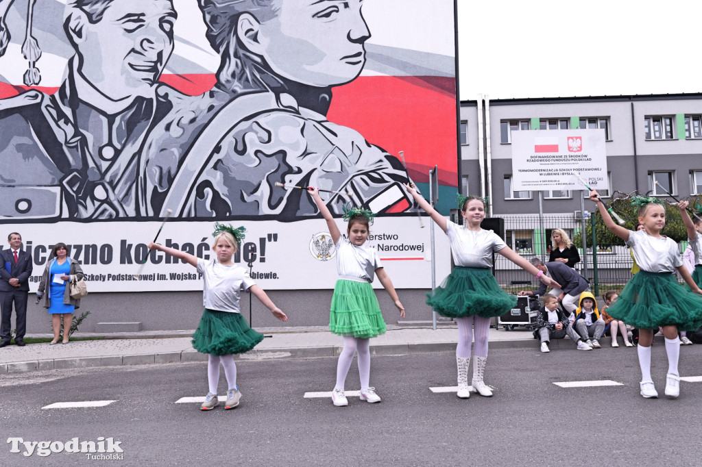 Lubiewo i patriotyczny mural. Uroczyste odsłonięcie