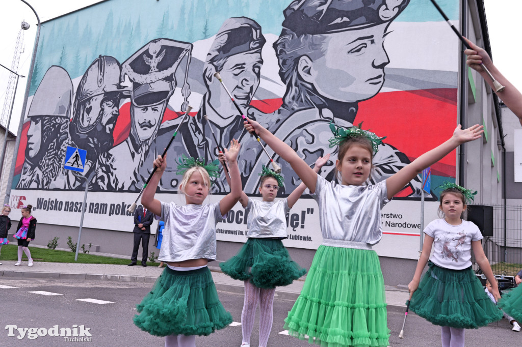 Lubiewo i patriotyczny mural. Uroczyste odsłonięcie