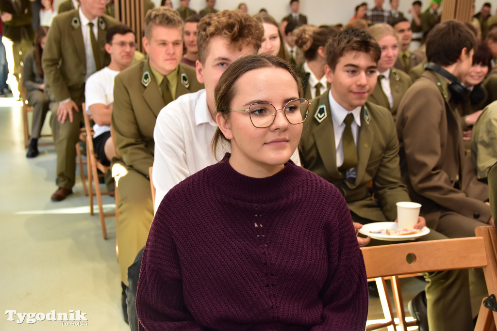 Tuchola: Europejski Dzień Języków Obcych w Technikum Leśnym im. Adama Loreta. Młóodzież zorganizowała prawdziwy \