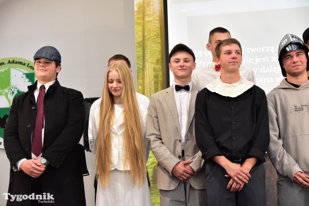 Tuchola: Europejski Dzień Języków Obcych w Technikum Leśnym im. Adama Loreta. Młóodzież zorganizowała prawdziwy \