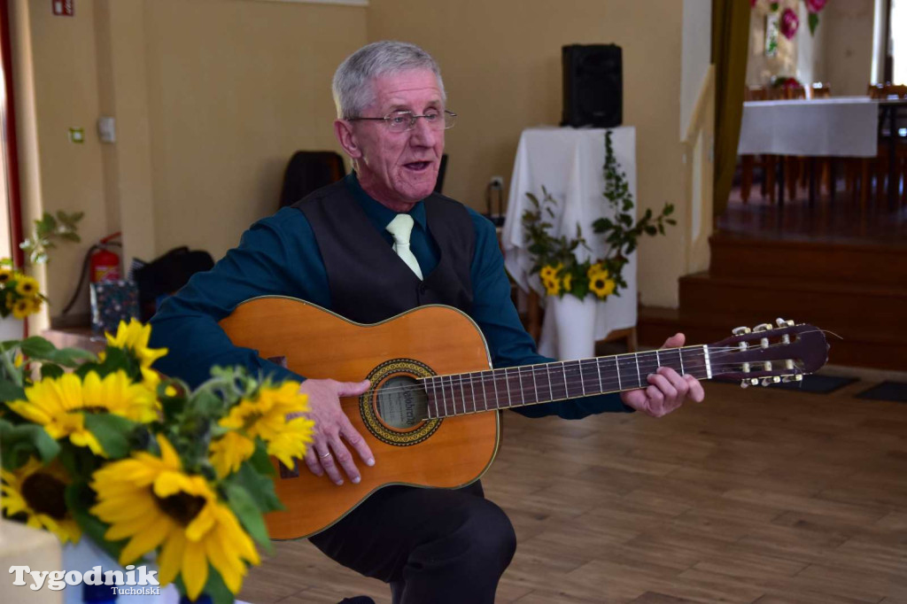Zabawa taneczna Klubu Senior+ w Wielkim Mędromierzu