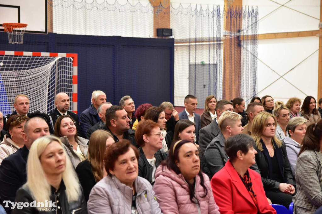 Lińsk: Uroczyście odebrano inwestycję przy Szkole Podstawowej