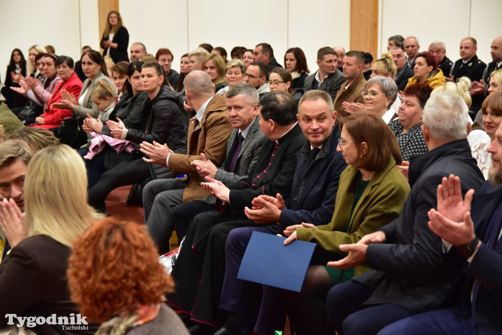 Lińsk: Uroczyście odebrano inwestycję przy Szkole Podstawowej