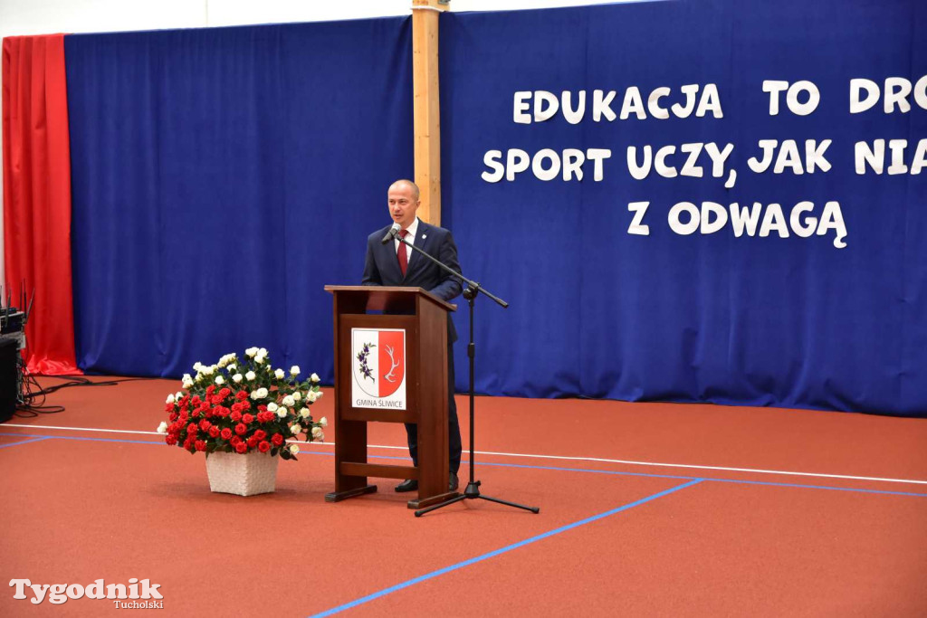 Lińsk: Uroczyście odebrano inwestycję przy Szkole Podstawowej