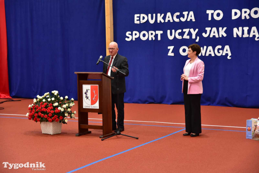 Lińsk: Uroczyście odebrano inwestycję przy Szkole Podstawowej