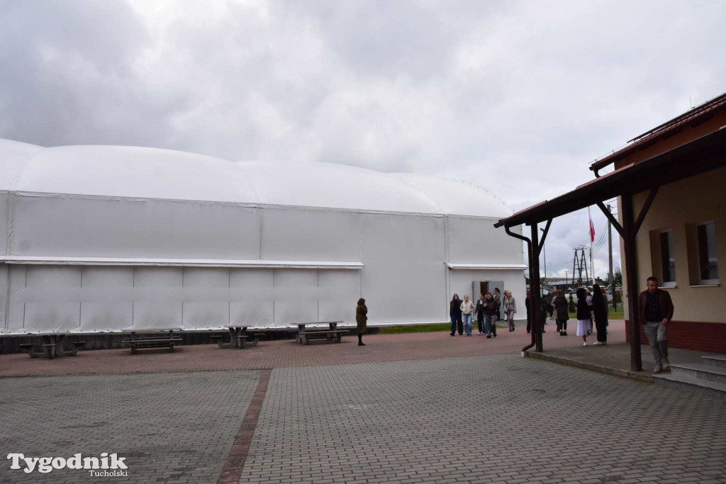 Lińsk: Uroczyście odebrano inwestycję przy Szkole Podstawowej