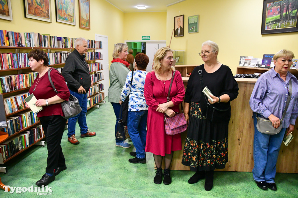  Osa w bibliotece. Marcin Ossowski ma pierwszy wernisaż!