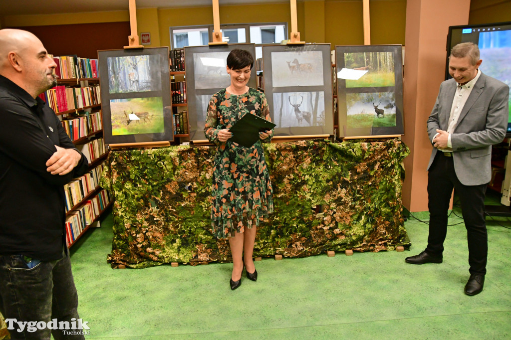  Osa w bibliotece. Marcin Ossowski ma pierwszy wernisaż!