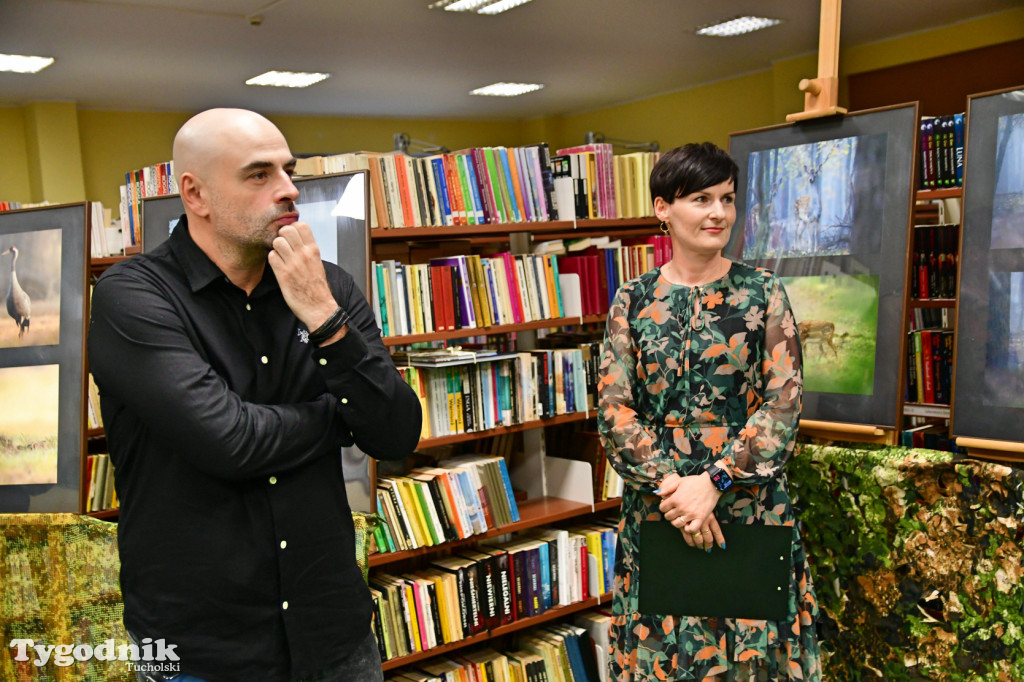  Osa w bibliotece. Marcin Ossowski ma pierwszy wernisaż!
